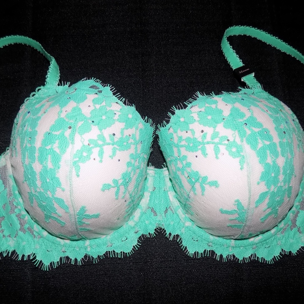 Victoria's secret DREAM ANGELS RHINESTONE BRA NEW - Picture 5 of 7